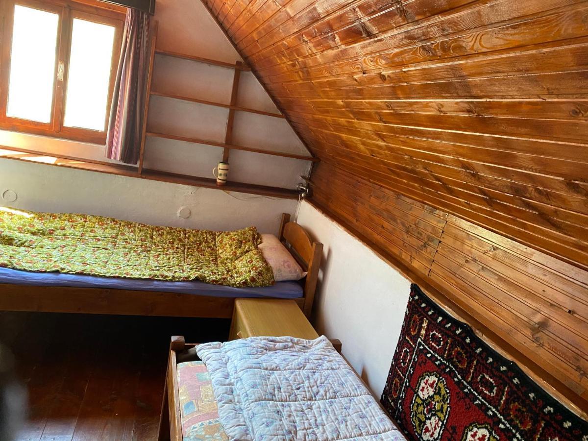 Sziklakert - Eletorom Vendeghaz Rimetea Exteriör bild