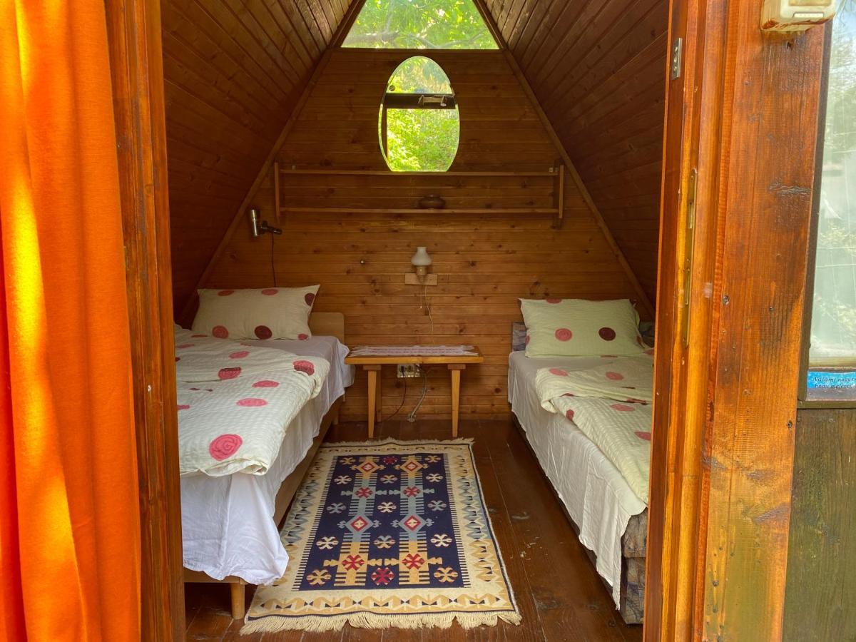 Sziklakert - Eletorom Vendeghaz Rimetea Exteriör bild